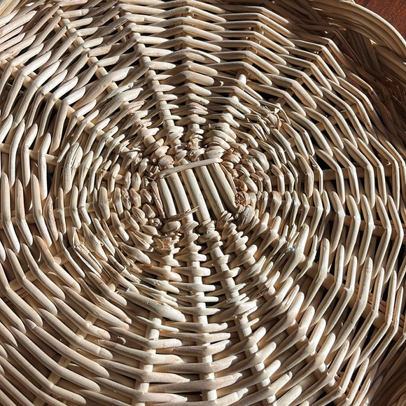 Wicker Basket Tray Nuts Candy Crackers Party Decorative Holiday Craft 14” round - Picture 3 of 6